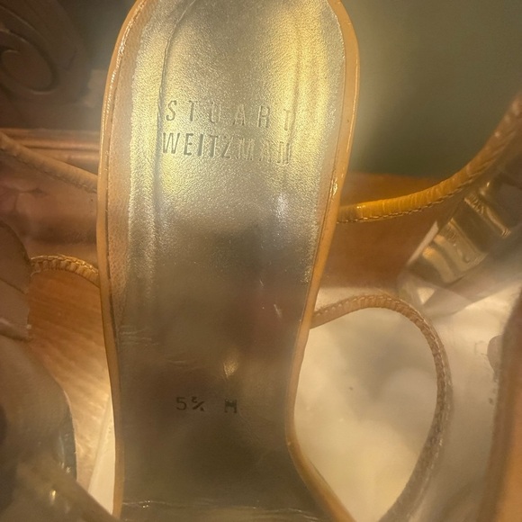 Stuart Weitzman Tan Leather Lucite Clear Sandal Heels Size 5.5 MSRP $495 4” Heel - Picture 9 of 12